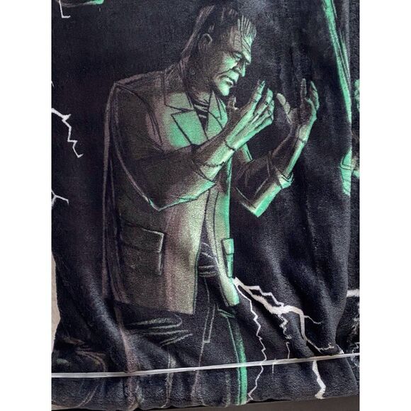 Halloween Universal Monsters Frankenstein Plush Blanket 50” X 70” Black NEW - Picture 14 of 16